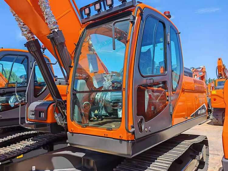 Develon DX220LCA-2M Excavator for Sale - Powerful & Reliable 22 Ton Machine - Image 5