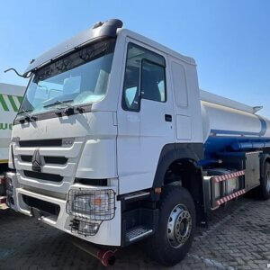 SINOTRUK HOWO 4x2 Fuel Tank Truck – 300HP, 12,000L Mobile Refueler