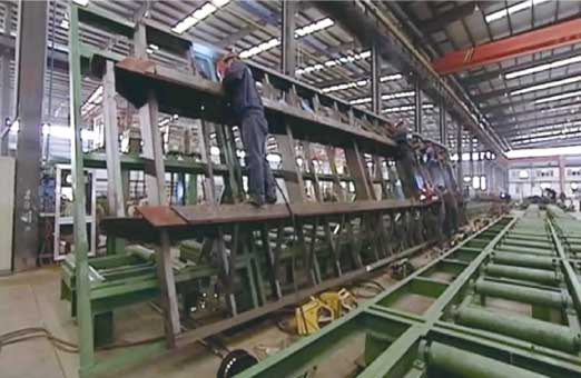 Trailer Frame Flip Welding